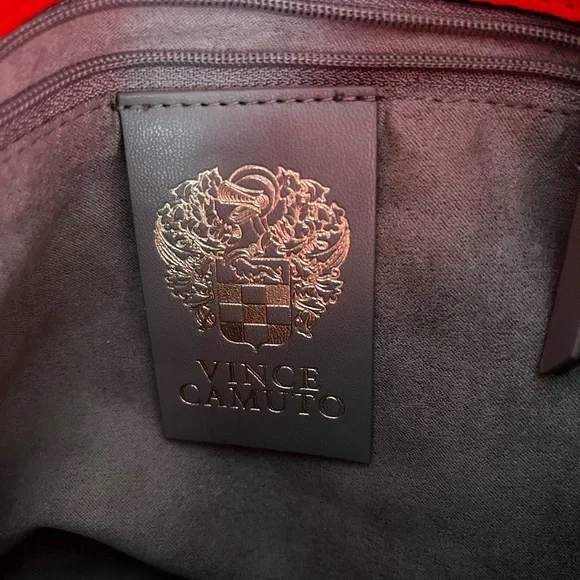 COPY - Plums vince camuto leather crossbody bag come with a dust bag - Picture 9 of 15